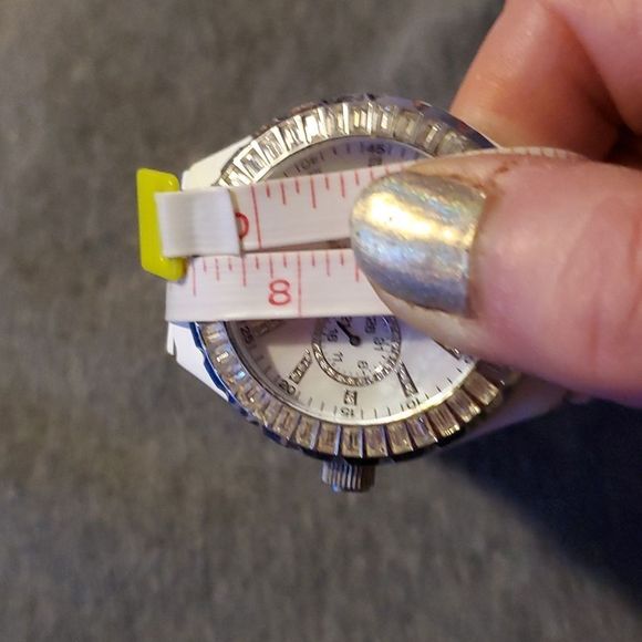 💎Guess White/Mother of Pearl/Swarovski‎ Crystal Emerald Cut Chrono Watch💎 - Picture 8 of 9